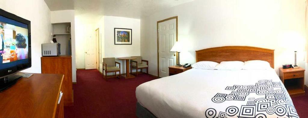 Austin'S Chuckwagon Motel Torrey Dış mekan fotoğraf